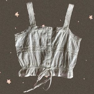 Violet Romance pretty lace cami 🐇
